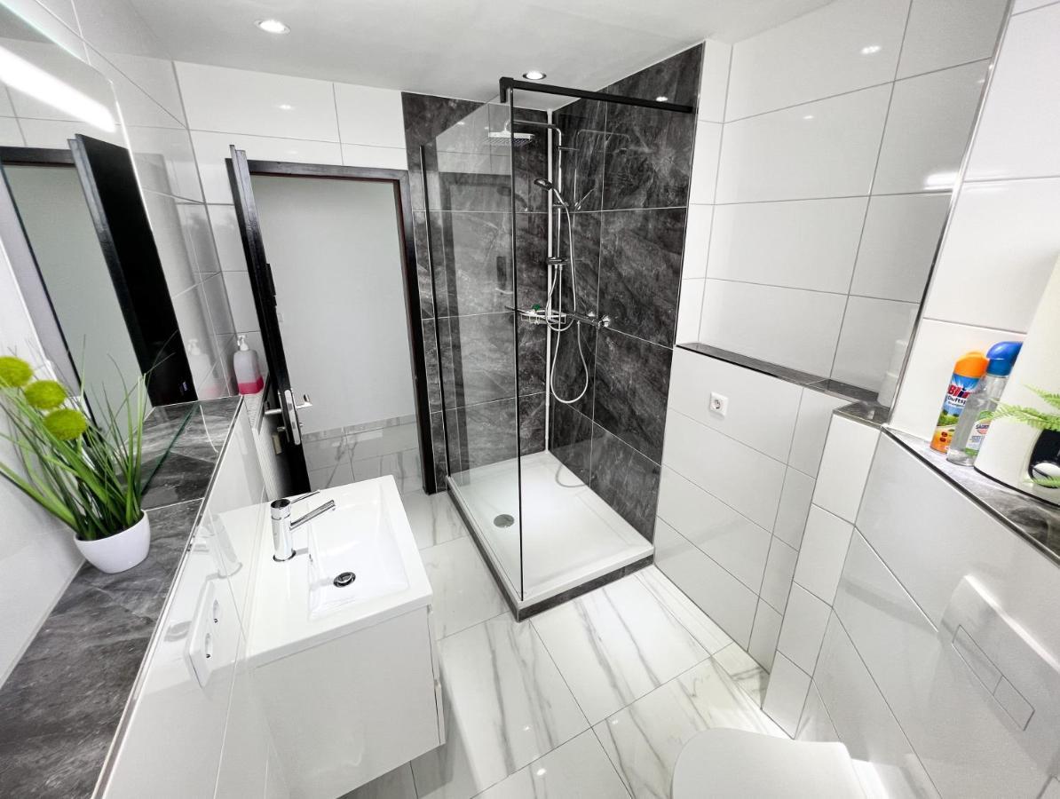 Modernes Apartment Mit Stil In City Lage Karlsruhe Esterno foto