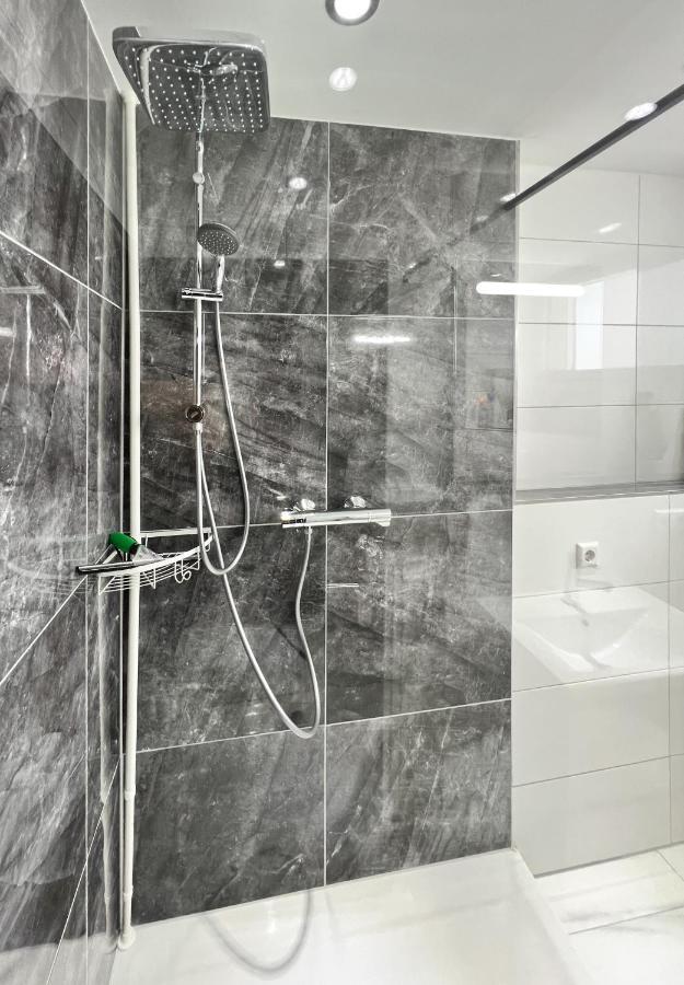 Modernes Apartment Mit Stil In City Lage Karlsruhe Esterno foto