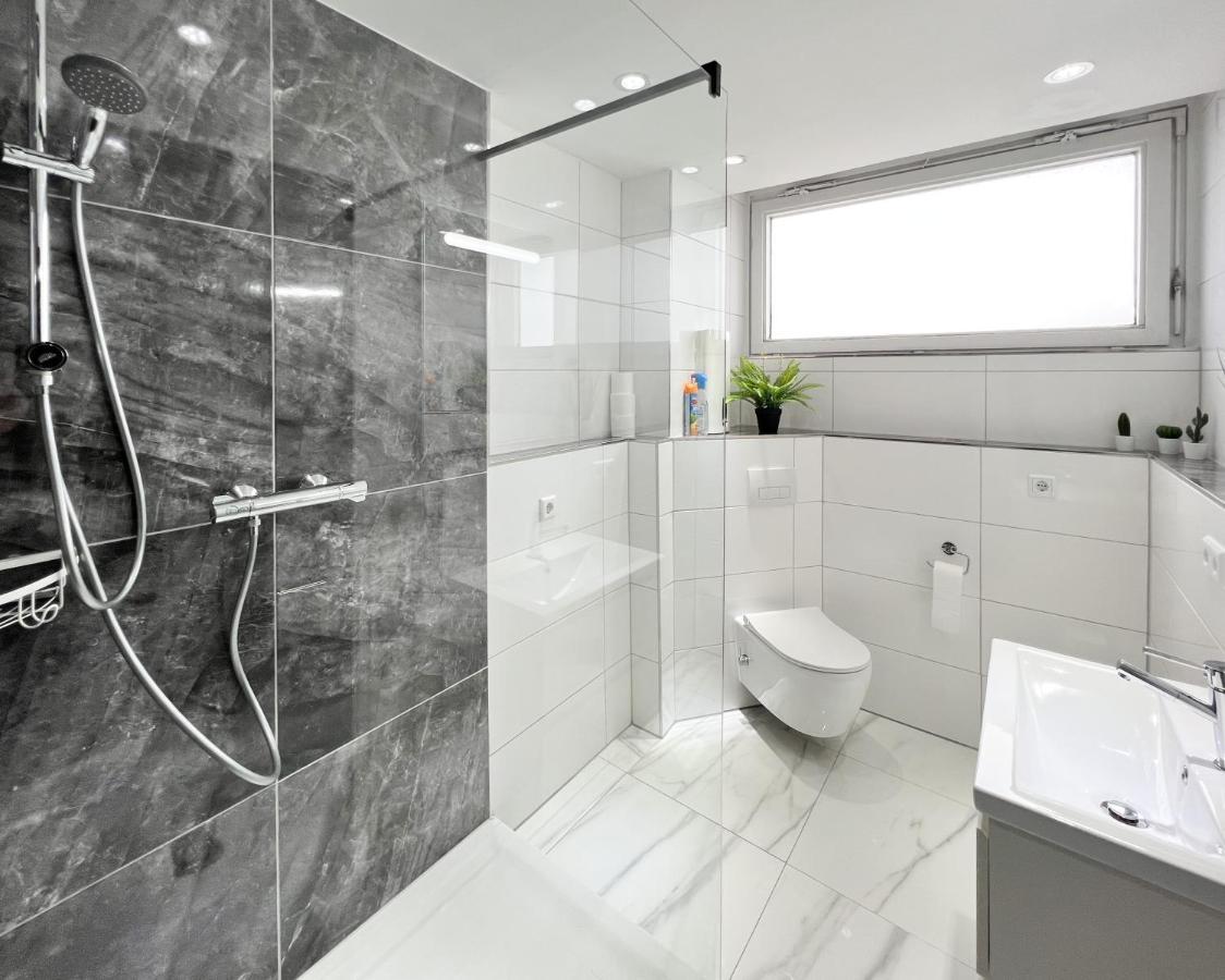 Modernes Apartment Mit Stil In City Lage Karlsruhe Esterno foto