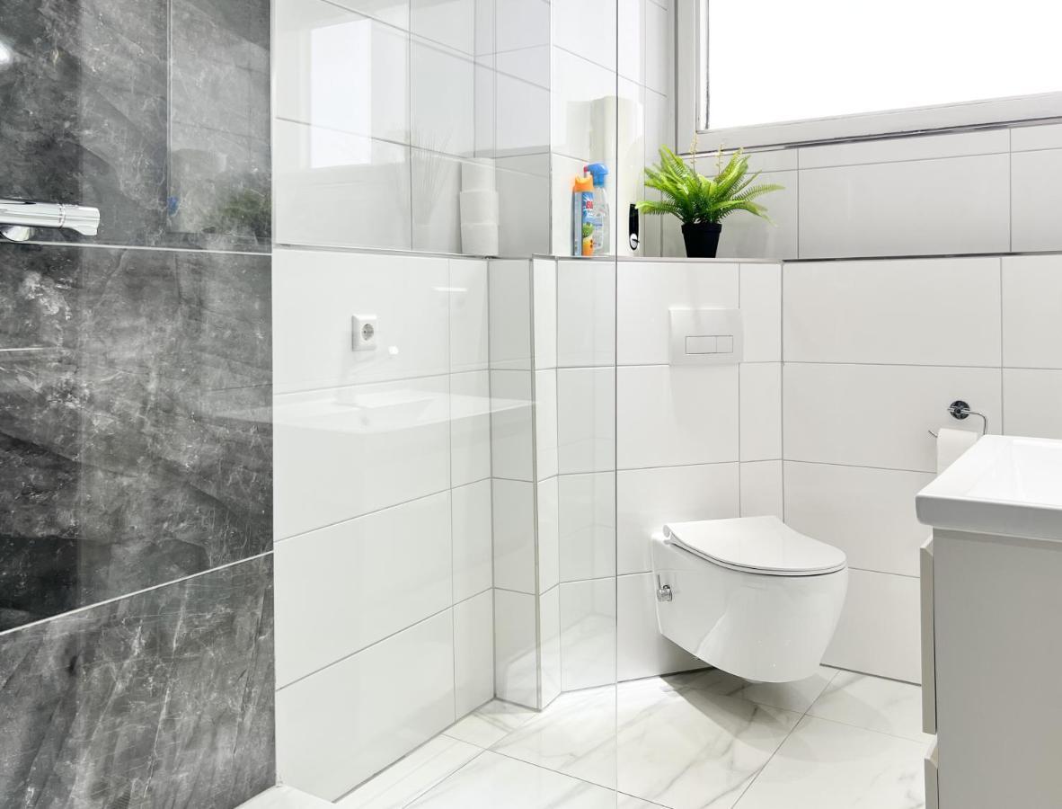 Modernes Apartment Mit Stil In City Lage Karlsruhe Esterno foto
