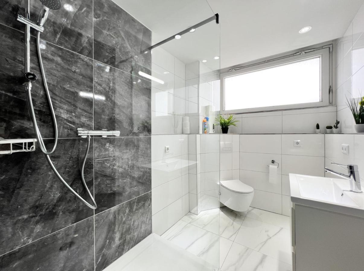 Modernes Apartment Mit Stil In City Lage Karlsruhe Esterno foto